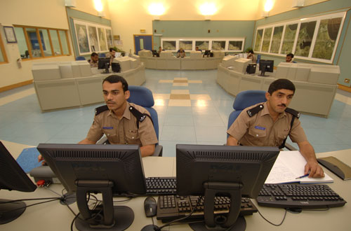 الشرطة.. العين الساهرة على راحة عُمان