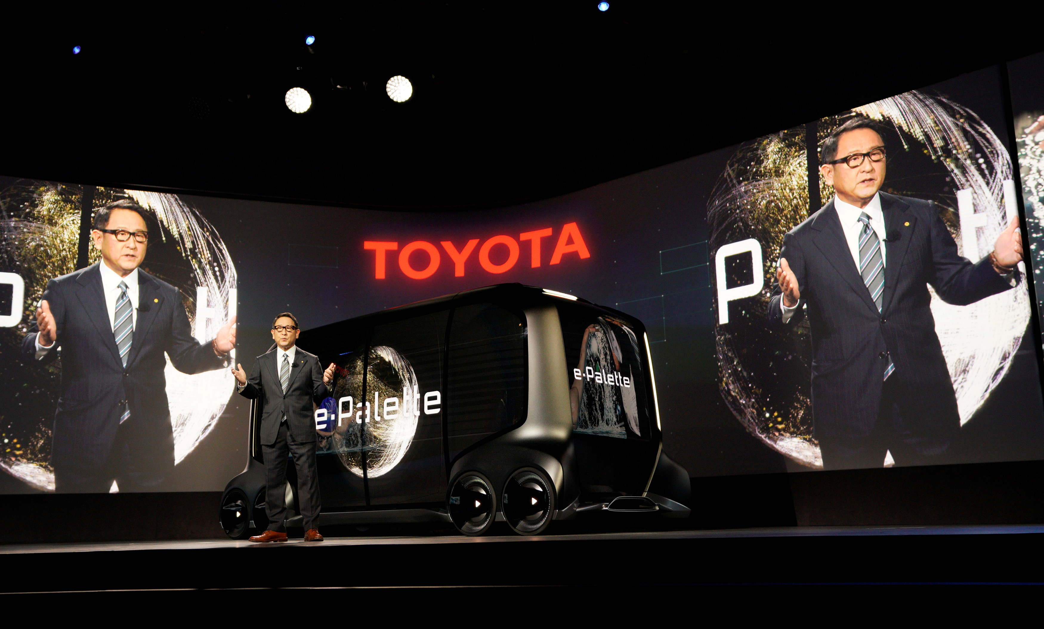 Toyota unveils self-driving concept vehicle