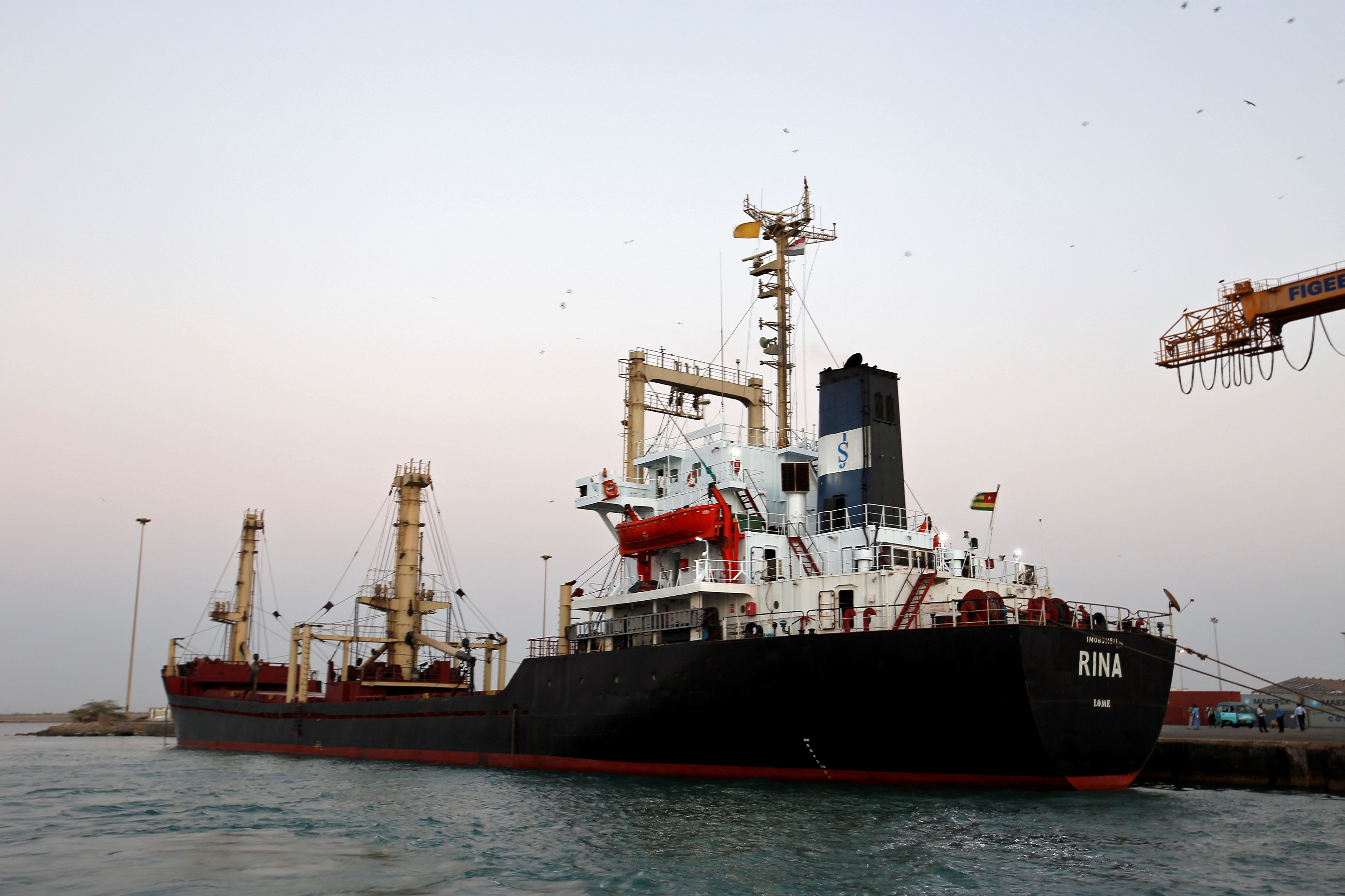 Houthis threaten to block Red Sea shipping lane