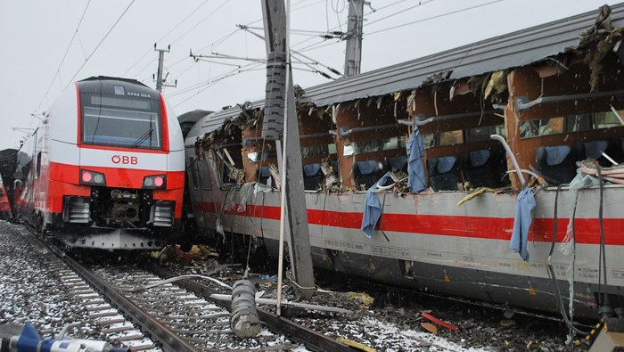 One killed, 22 hurt in Austrian train crash