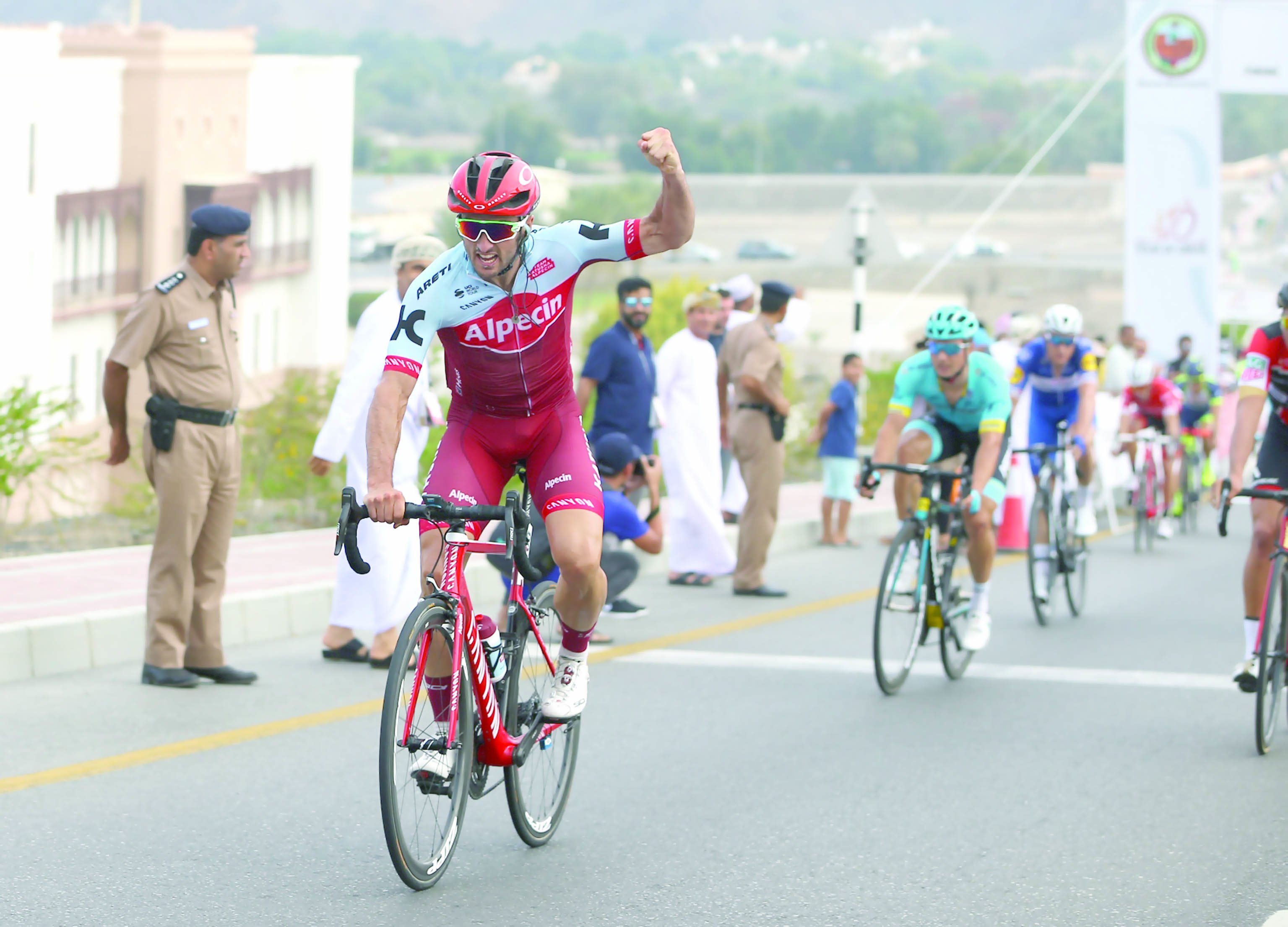 الفطيسي أطلق إشارة بدء المرحلة الأسترالي هاس ينتزع لقب ثانية «طوّاف عُمان»