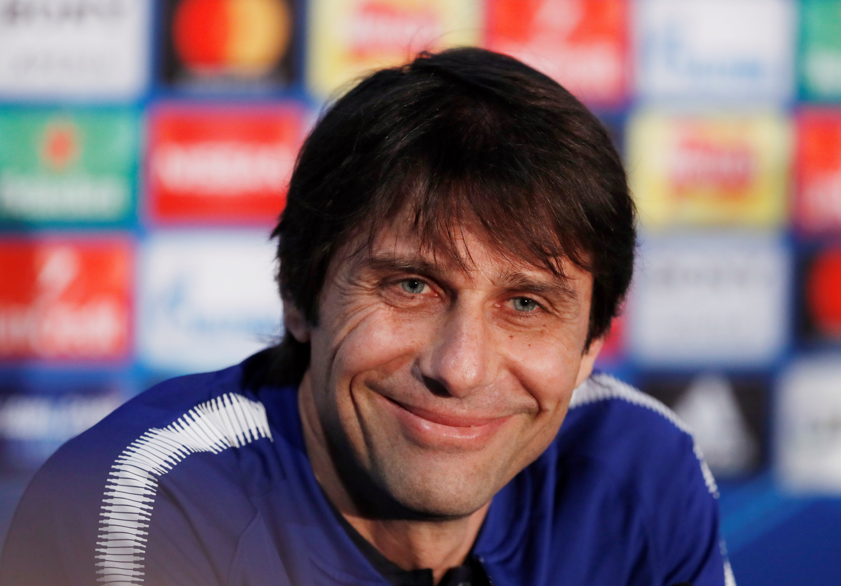 Chelsea's Conte has sleepless nights before Barca clash