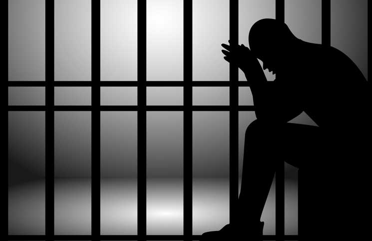 هذه عقوبة من يقتحم منزلاً للغير أو يدخله خلسة في القانون العُماني