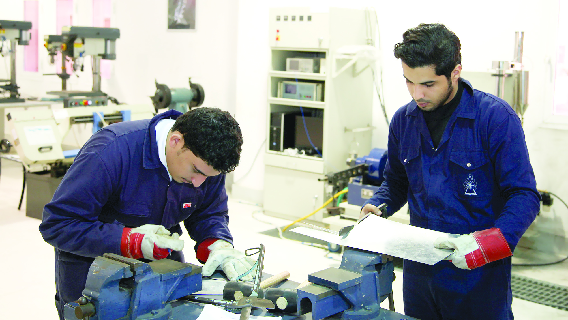 240 ألف مؤمّن عليه لدى «التأمينات» و«نفط عُمان»