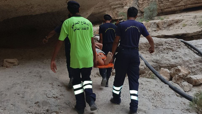 One injured after accident at Wadi Shab