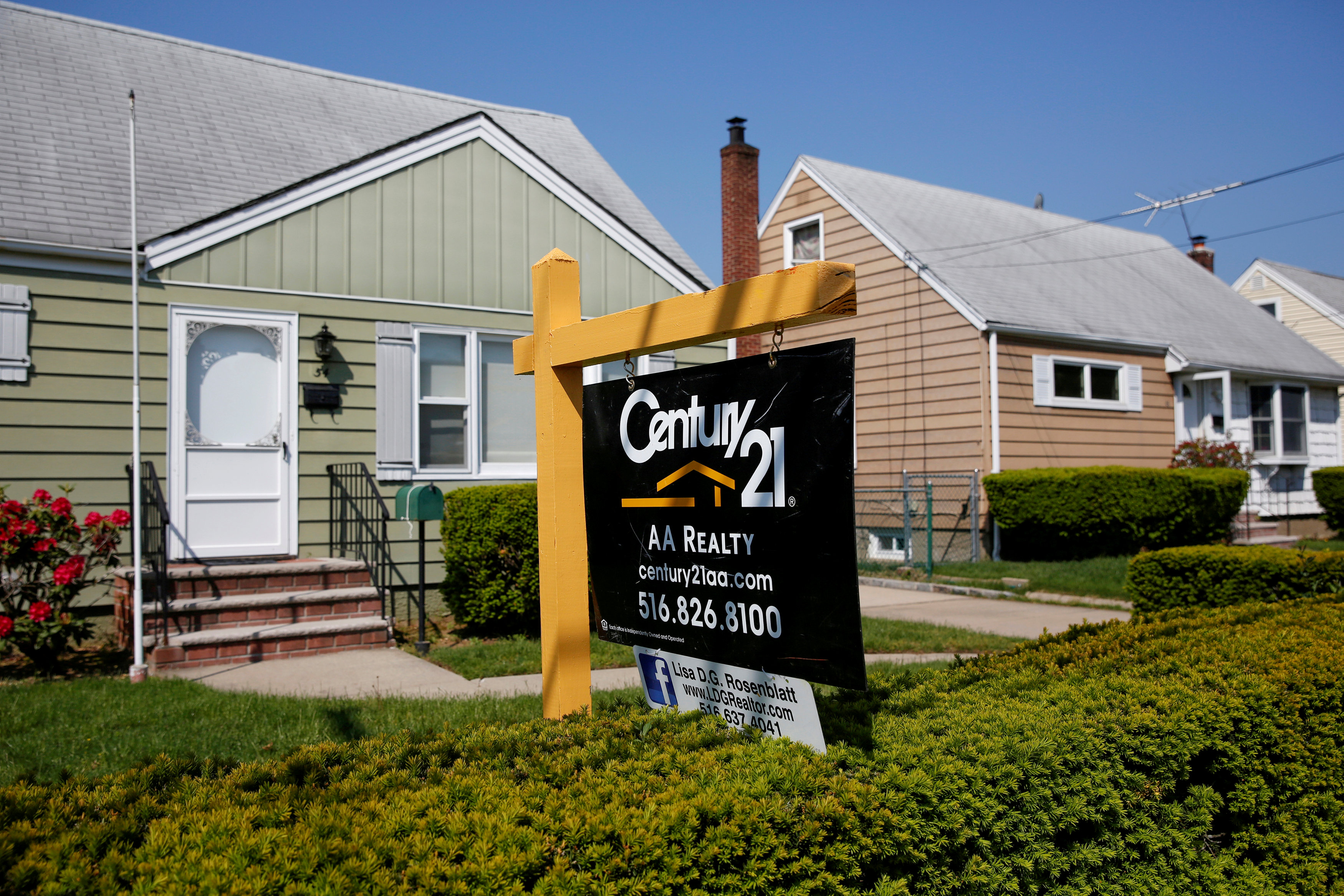 US new home sales hit 5-month low; supply highest since 2009