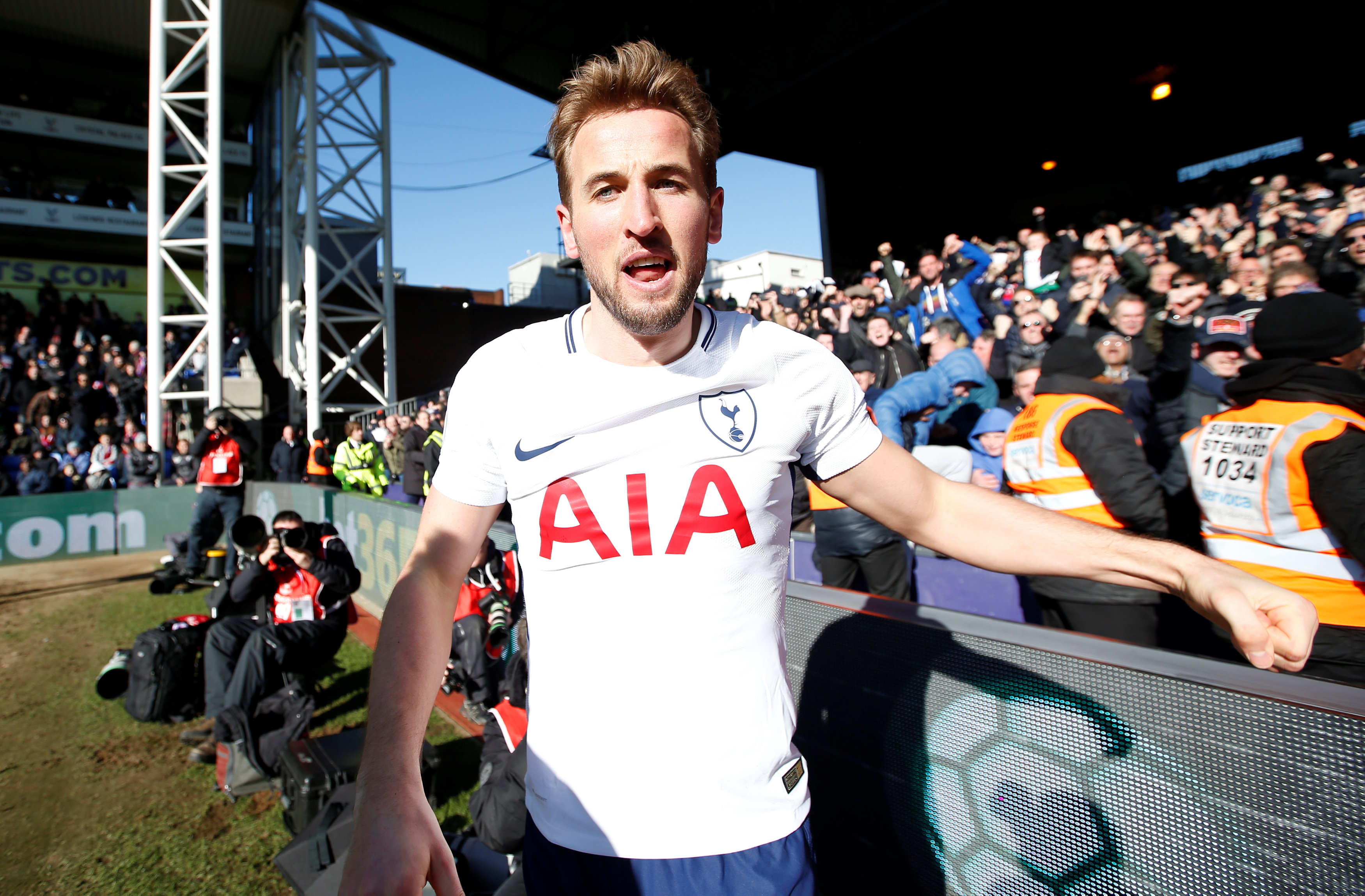 Football: Kane must leave Spurs to win trophies, says Villas-Boas