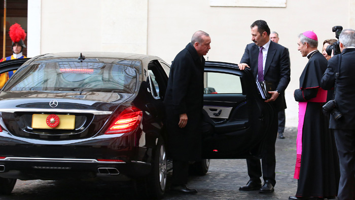Erdogan meets Pope Francis with Jerusalem on agenda