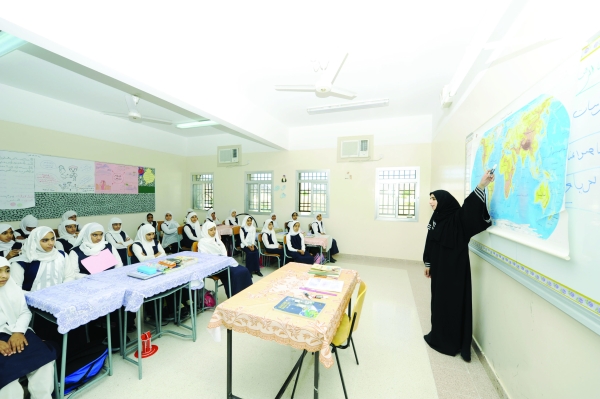 كشف بأسماء الخريجين المرشحين للاختبارات لوظيفة معلم/معلمة