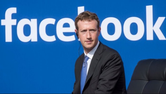 "فيسبوك" تعترف بالخطأ وتعتذر من المستخدمين