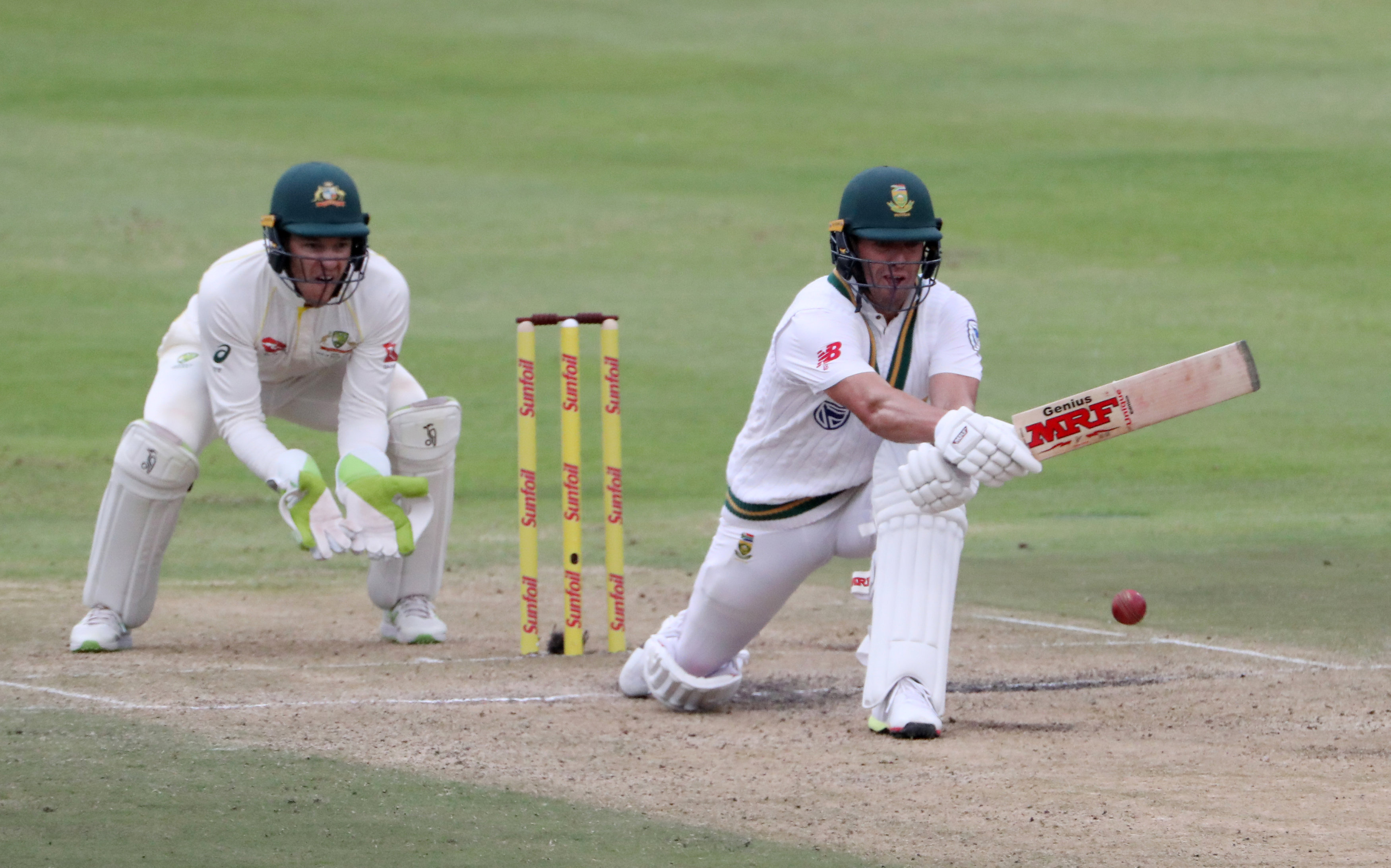 Cricket: De Villiers drives South Africa on amid Bancroft scrutiny