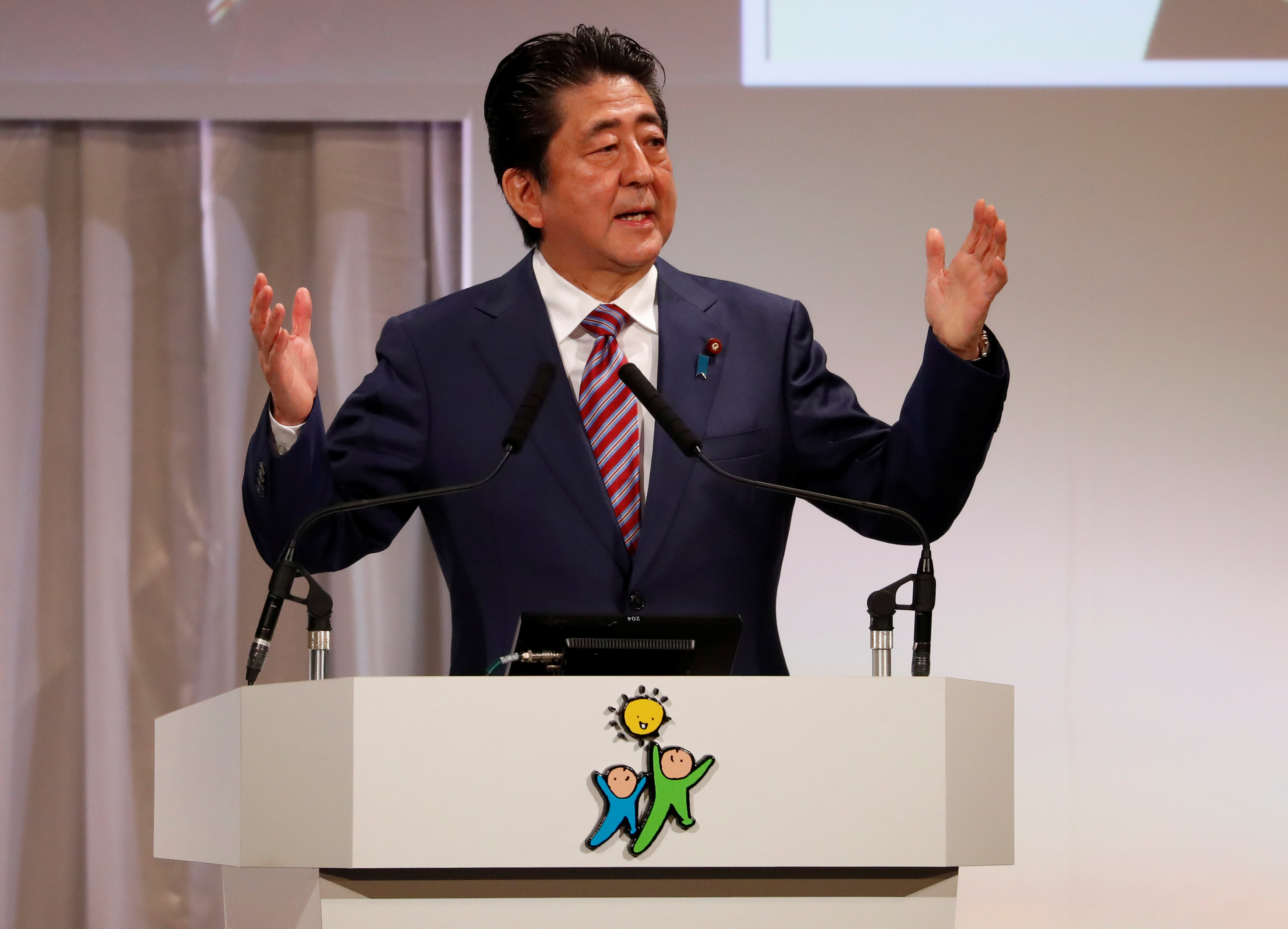 Abe seeks to remove 'balance' requirements in broadcast news