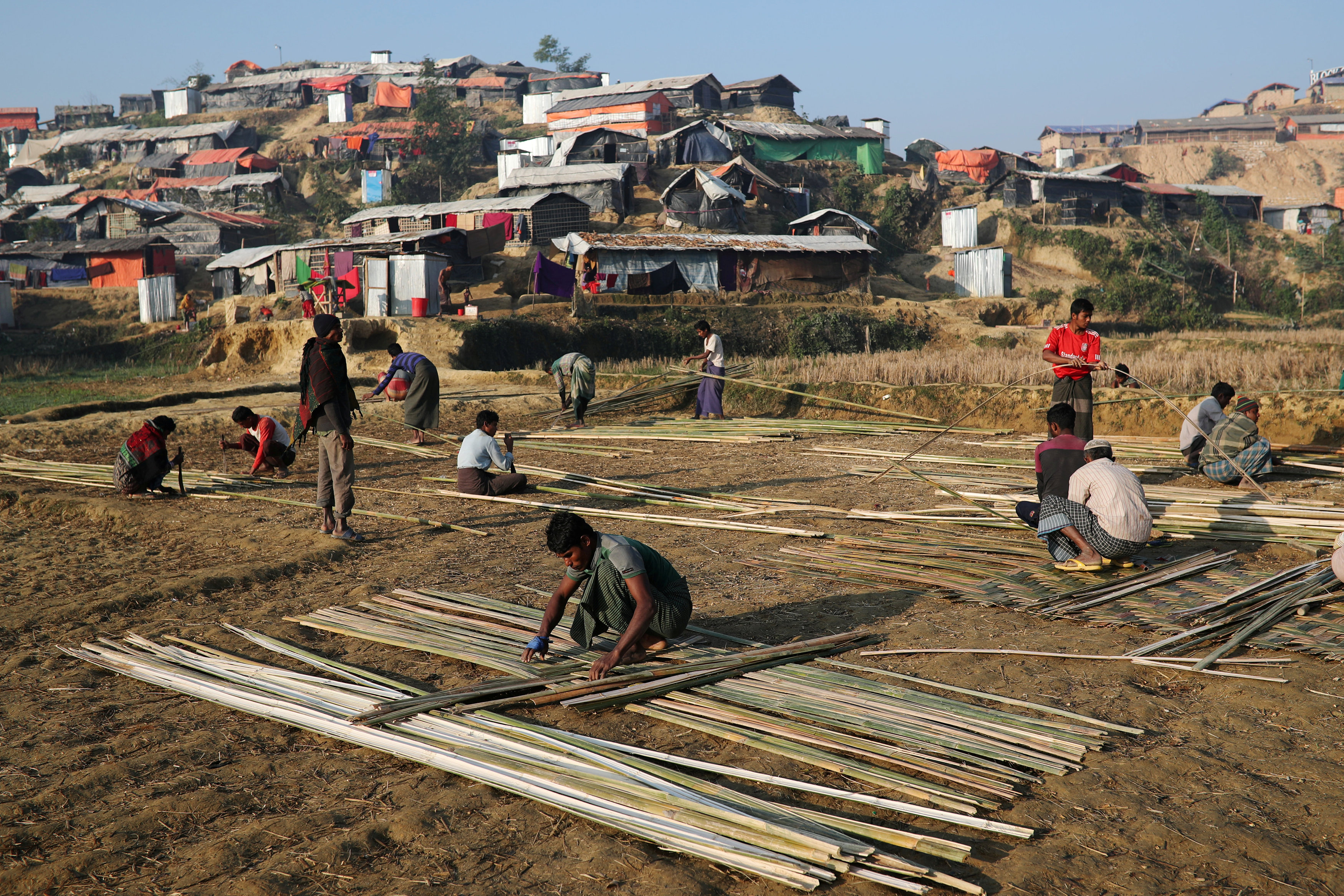 Bangladesh expects little help from foreign donors to relocate Rohingyas