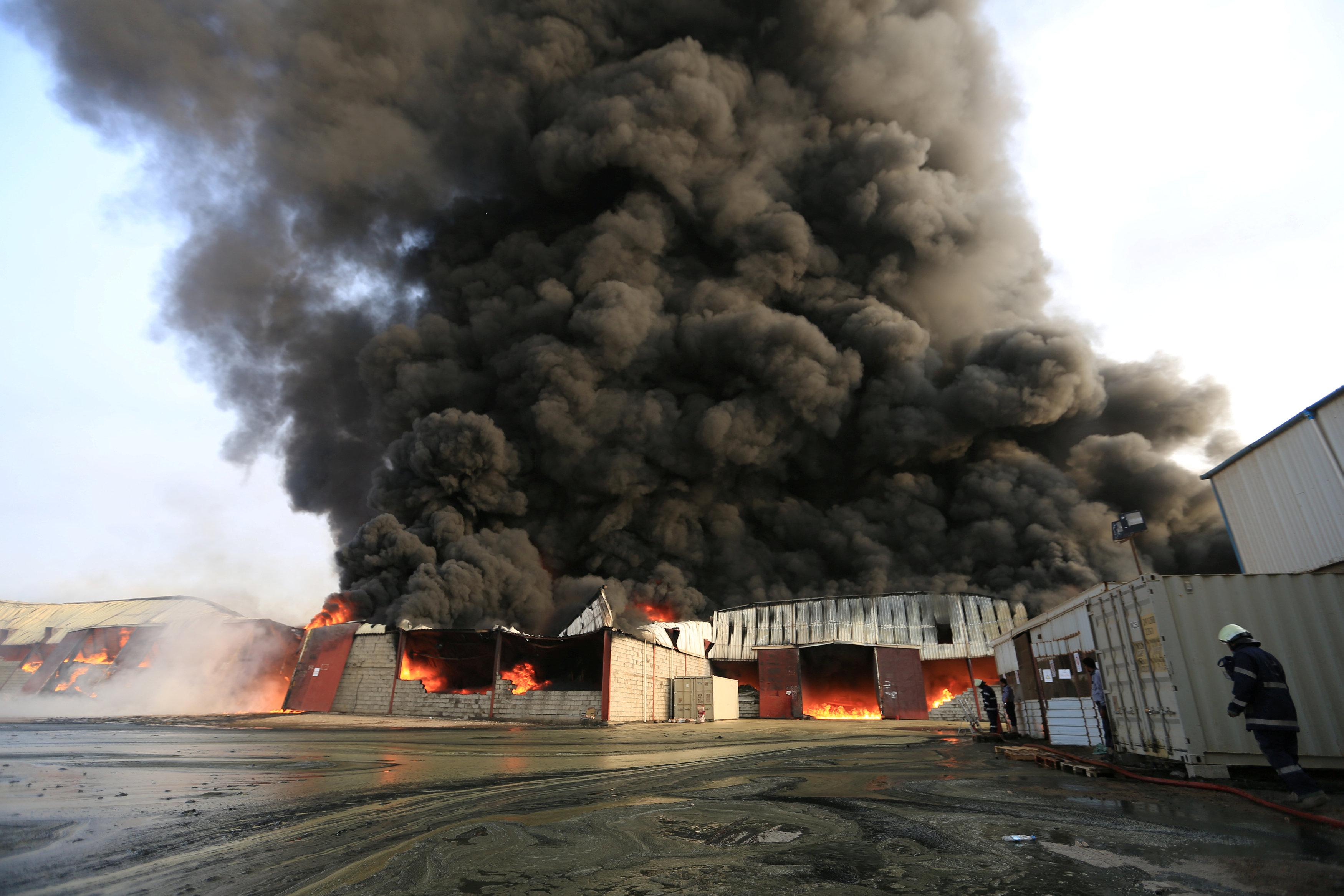 Fire at Hodeidah port in Yemen destroys aid supplies