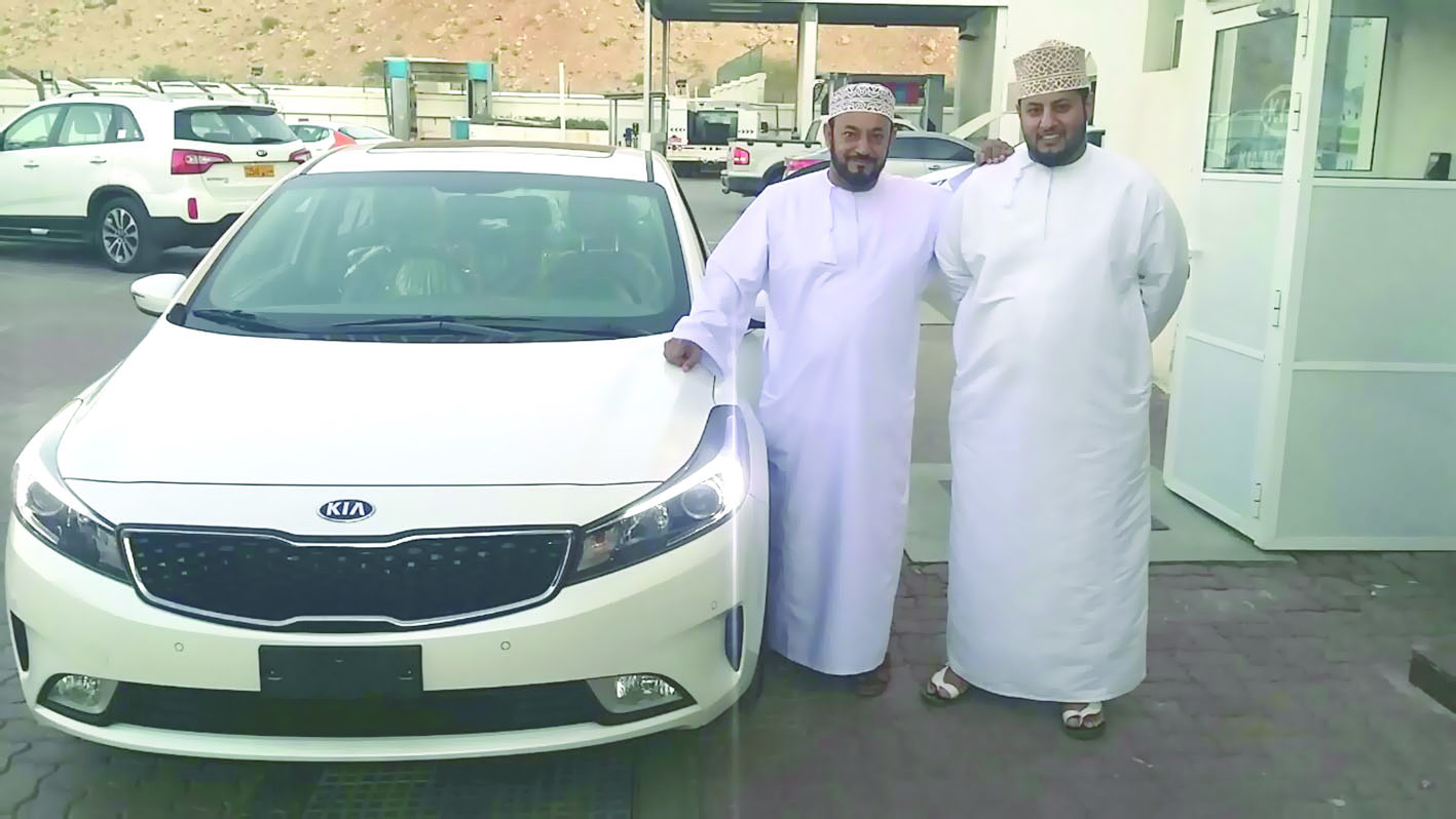 «كيا» تحصد إعجاب الزبائن بالسلطنة
