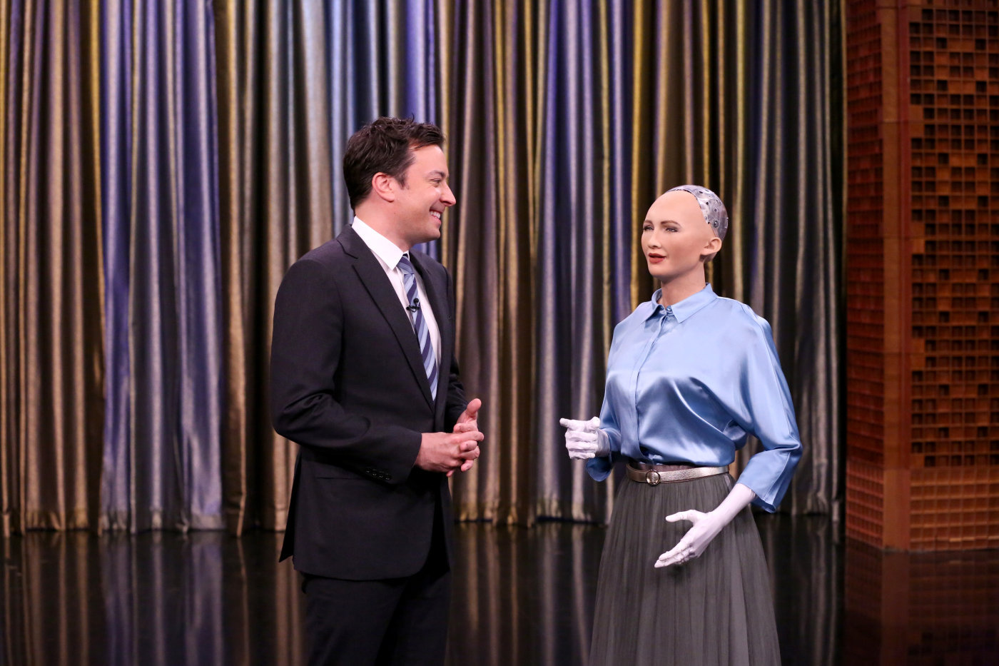 Catch humanoid robot 'Sophia' in Oman this month