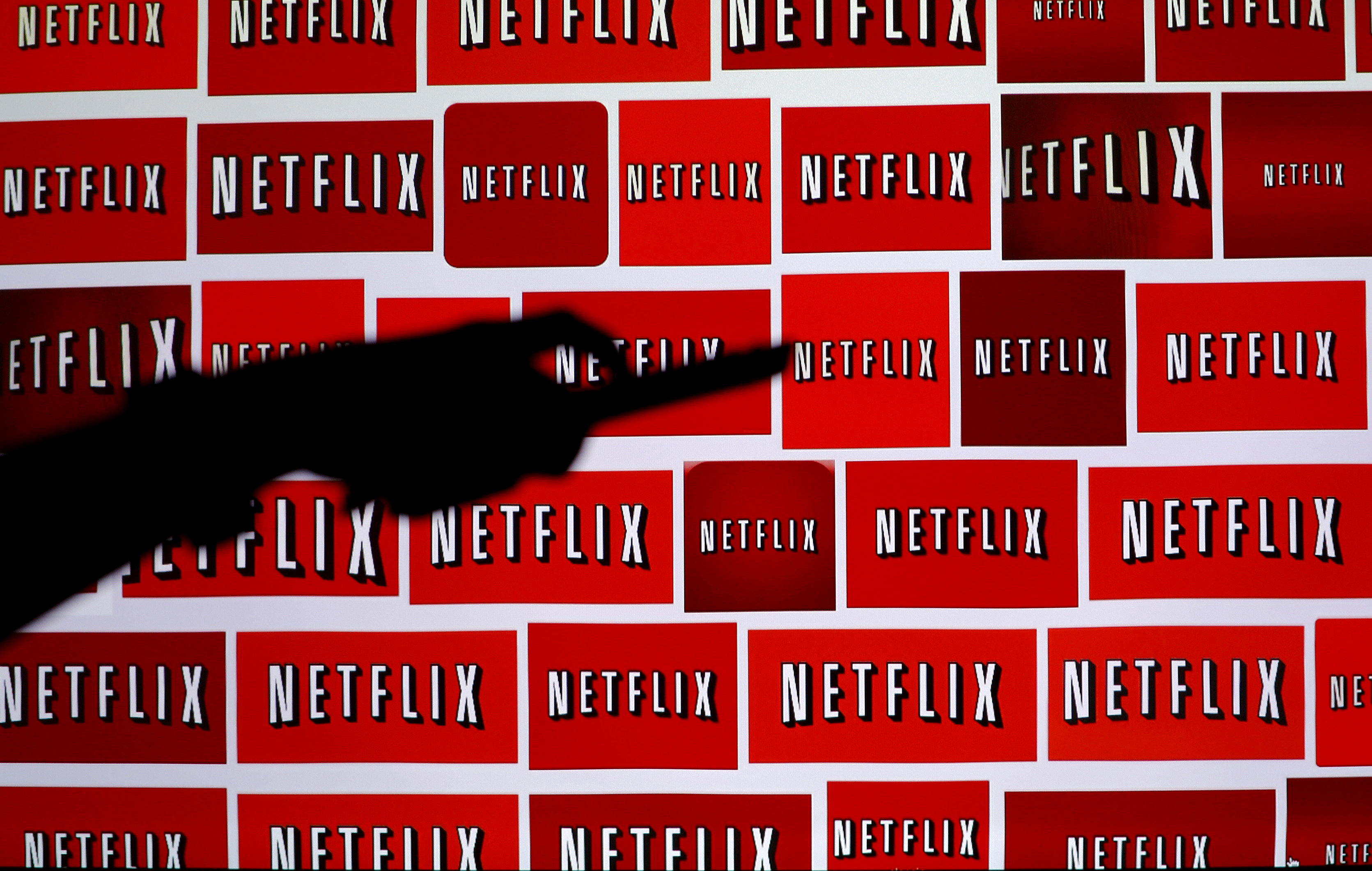 Netflix programming binge pays off with subscriber surge