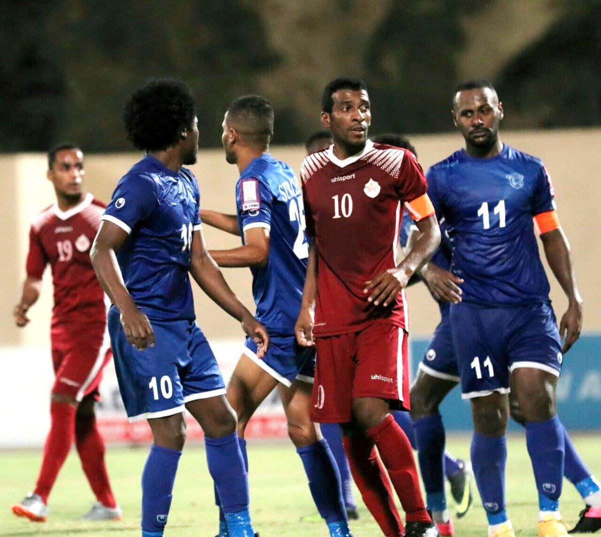 منافسة ثلاثية على البطاقتين المتبقيتين للصعود لدوري عمانتل