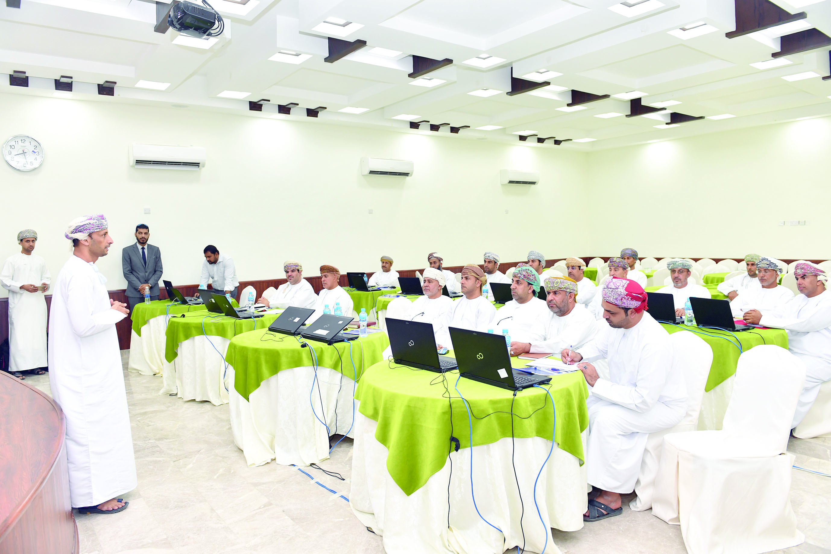 «البلديات» تبدأ التدريب على «نظام التراخيص»