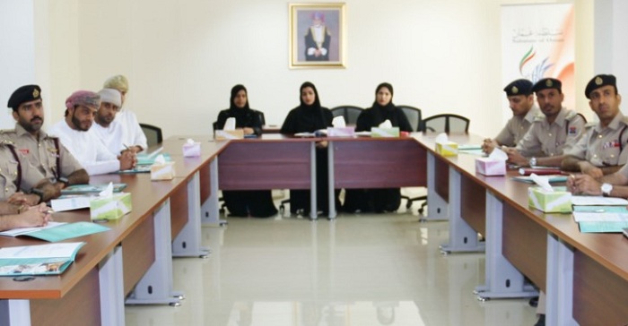 فريق من ضباط الخدمات الطبية بقوات السلطان المسلحة يزور لجنة حقوق الإنسان