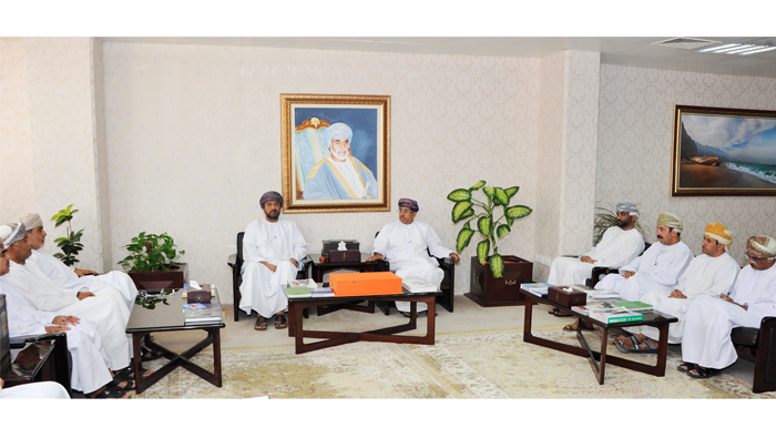 Information minister meets board of Omani Journalists’ Association