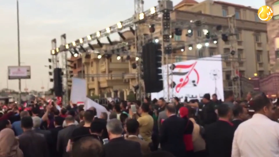 بالفيديو.. الفرحة تعم شوارع مصر عقب إعلان فوز الرئيس السيسي بولاية ثانية