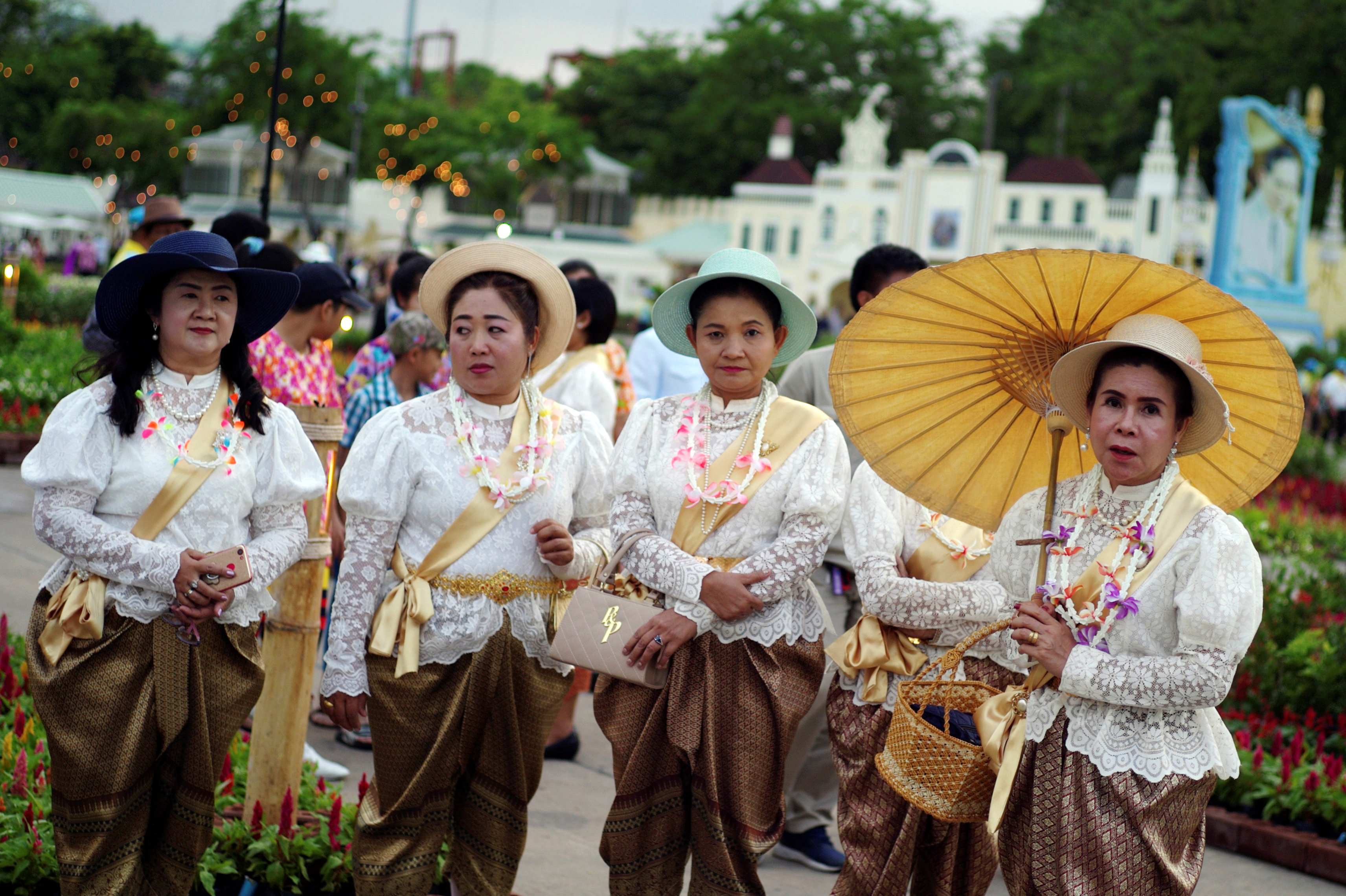 Venerating the past, traditional costume fever grips Thailand