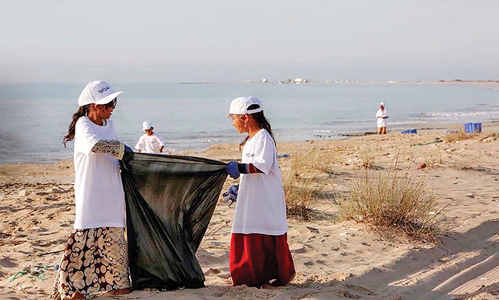 Children’s photography club aims to clean up Oman’s beaches
