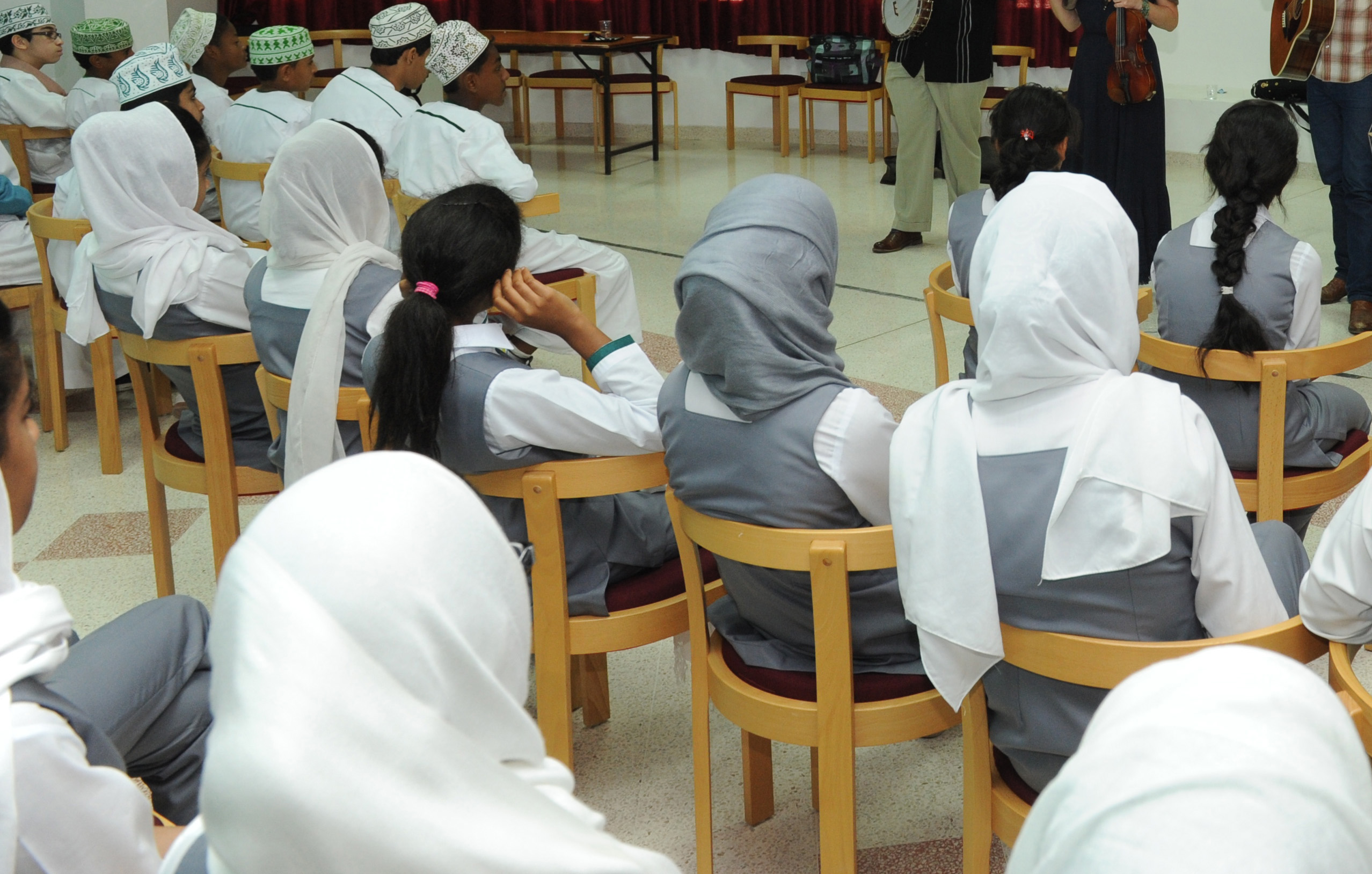 Oman, Qatar exchange views on teaching, occupational standards