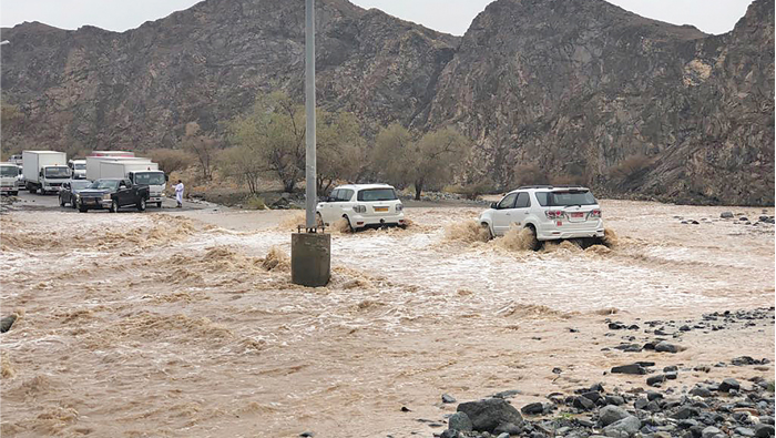Video: Rains, thundershowers hit parts of Oman
