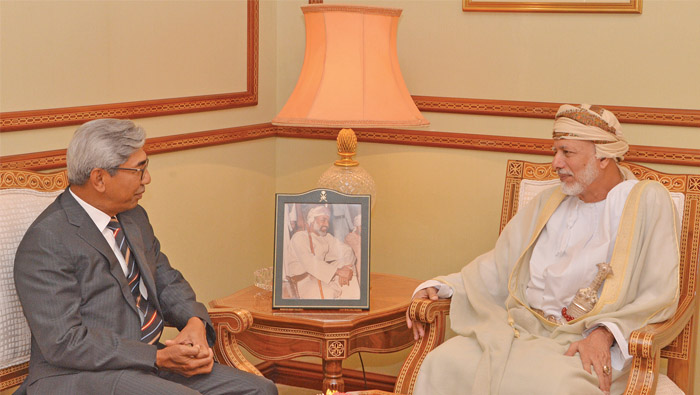 Foreign minister receives envoy of Indonesian president in Muscat