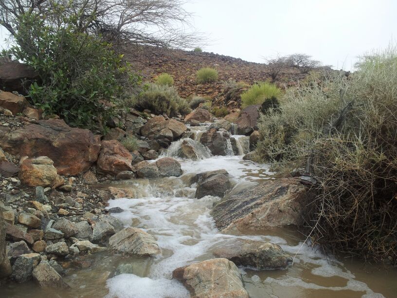 أمطار متوقعة على جبال الحجر والعظمى في مسقط 34 درجة