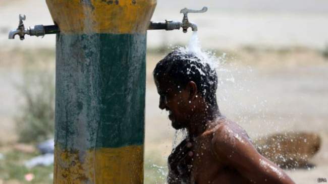 موجة حارة تودي بحياة نحو 60 شخصا في باكستان