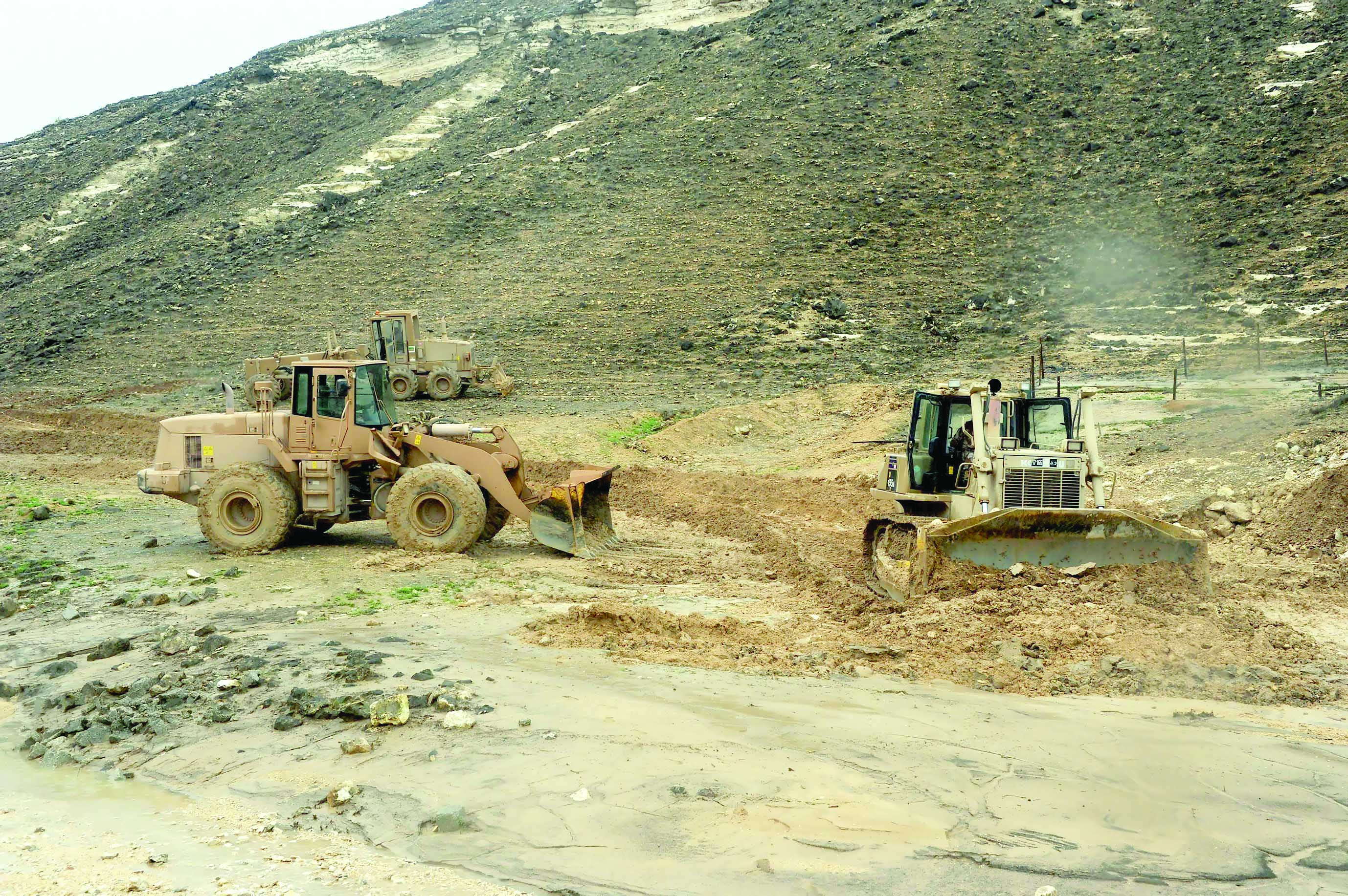 المتحدث باسم قطاع الخدمات الأساسية:التجهيزات البشرية والهندسية مستعدة لإعادة الخدمات في ظفار