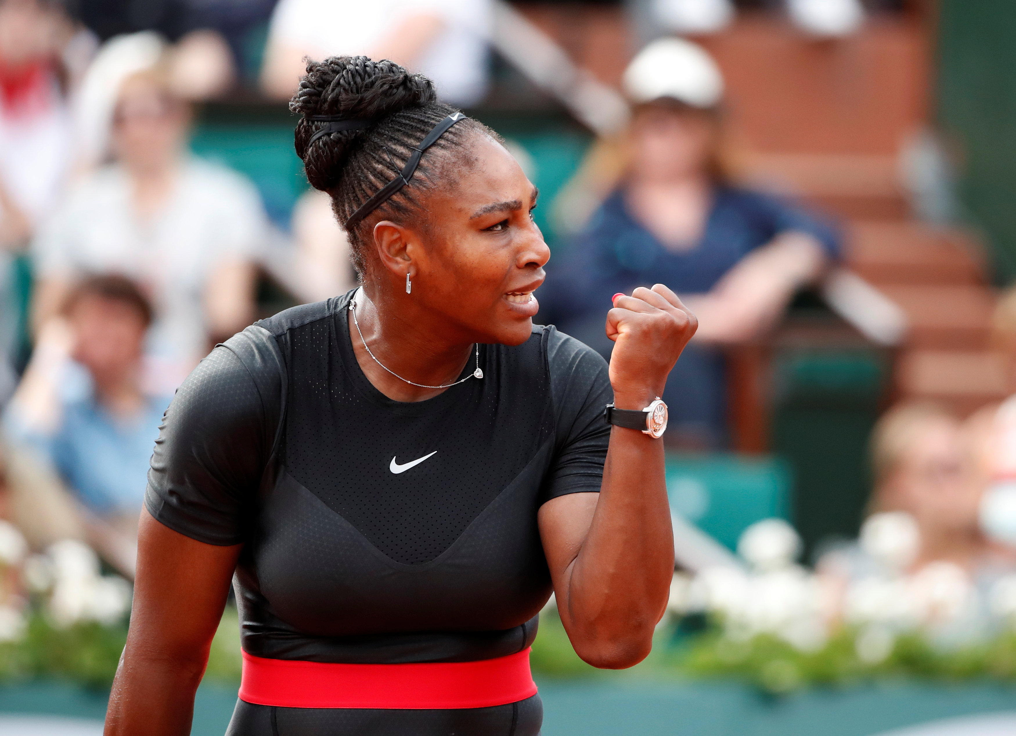 New mum Serena back in Grand Slam groove