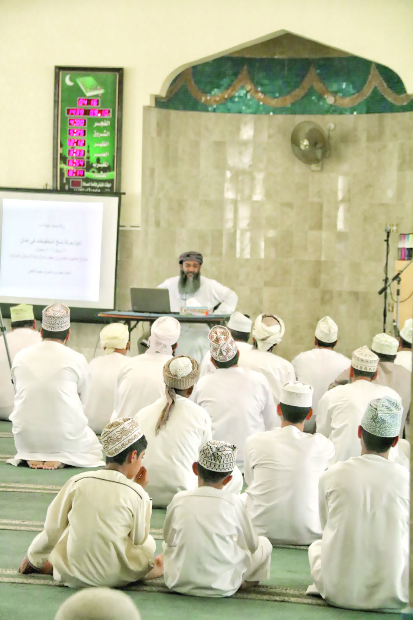 محاضرة عن حركة النسخ للمخطوطات بولاية الرستاق