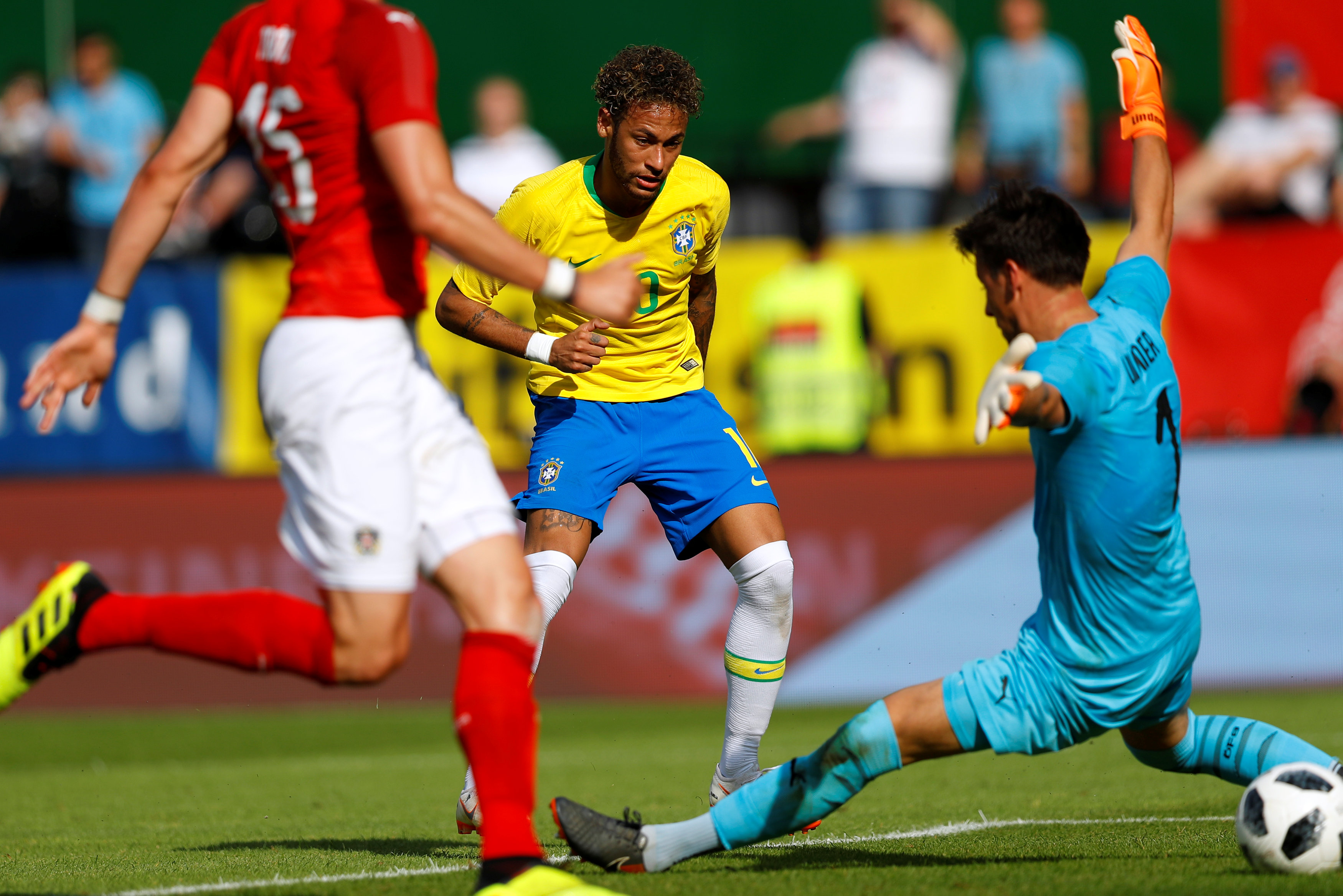 Neymar scores stunning goal as Brazil beat Austria