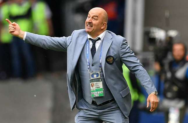 مدرب المنتخب الروسي يؤكد على طموح الفريق لتحقيق بداية قوية في مونديال 2018