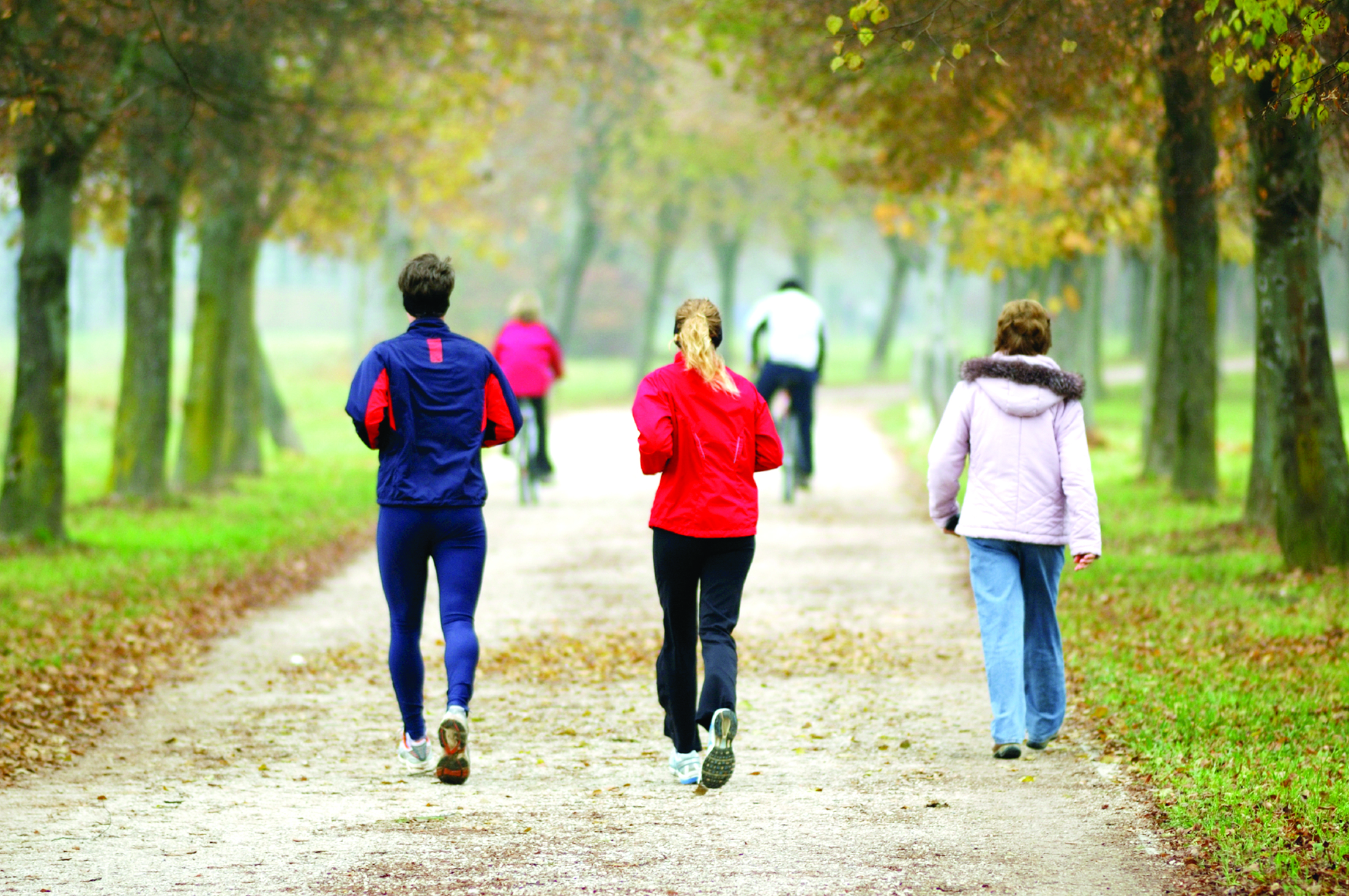 دراسة : المشي بسرعة قد يحد من خطر الإصابة بأمراض القلب