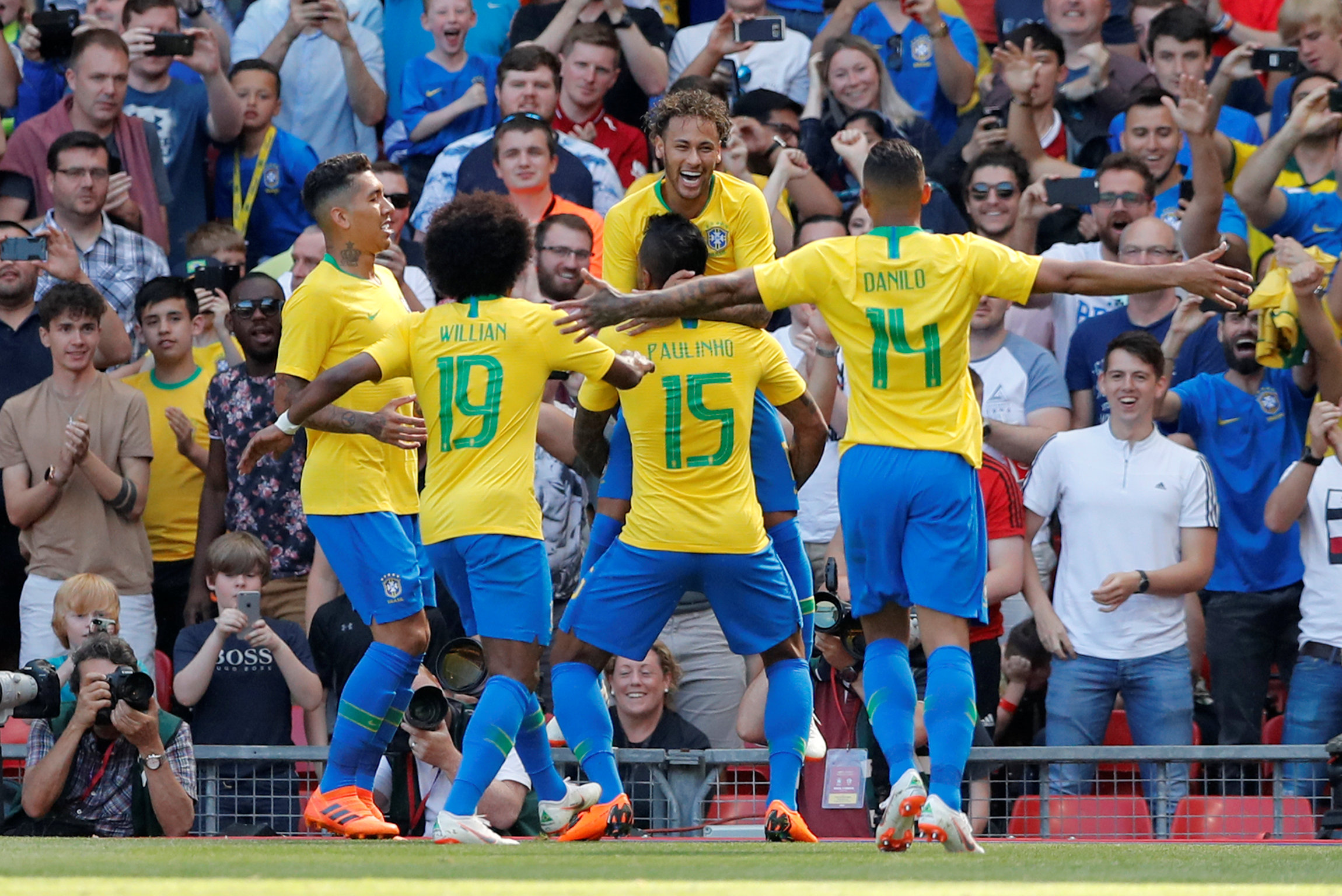 Neymar scores on return as Brazil beat Croatia
