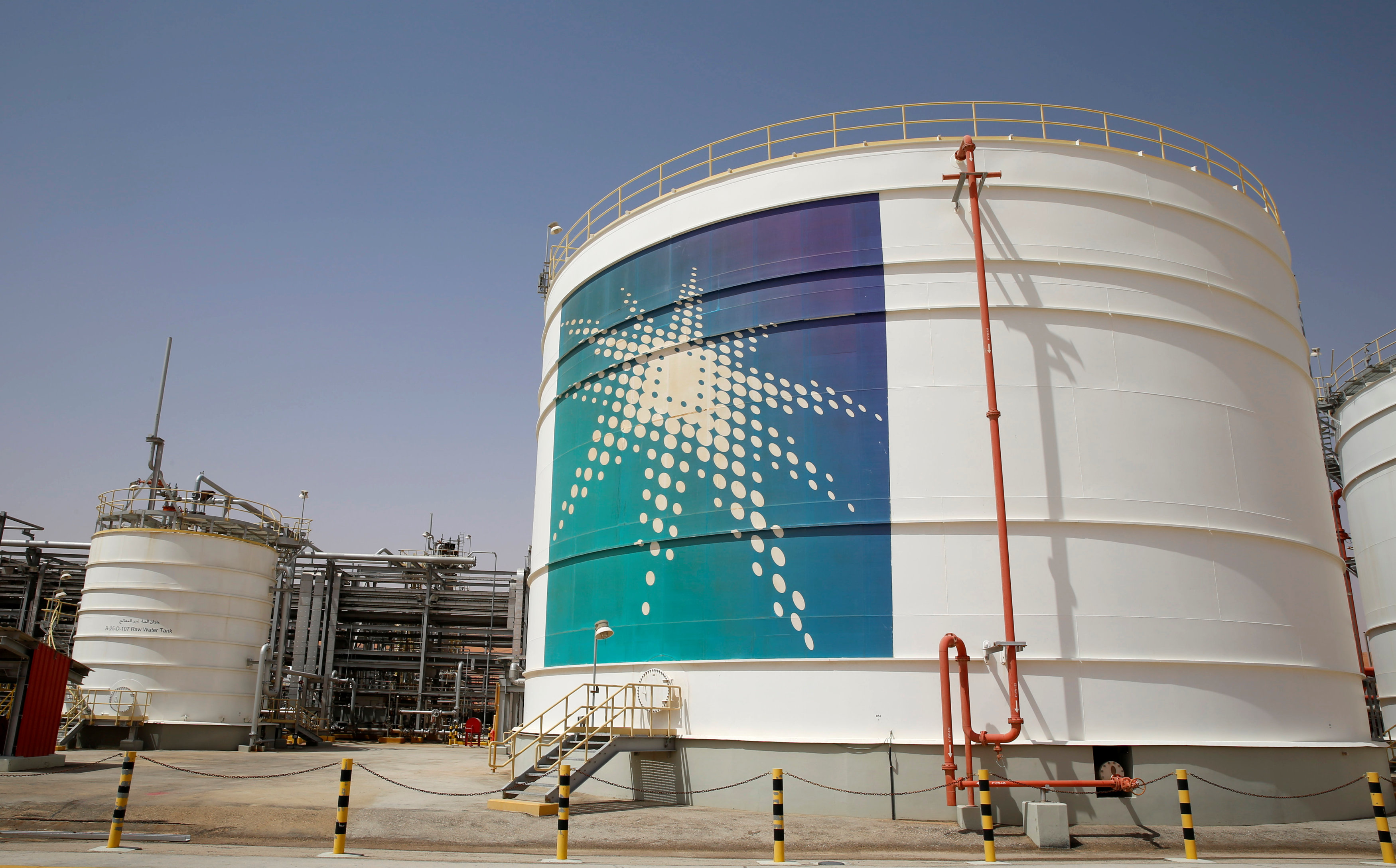 Saudi Aramco signs deal to make onshore oil rigs, equipment