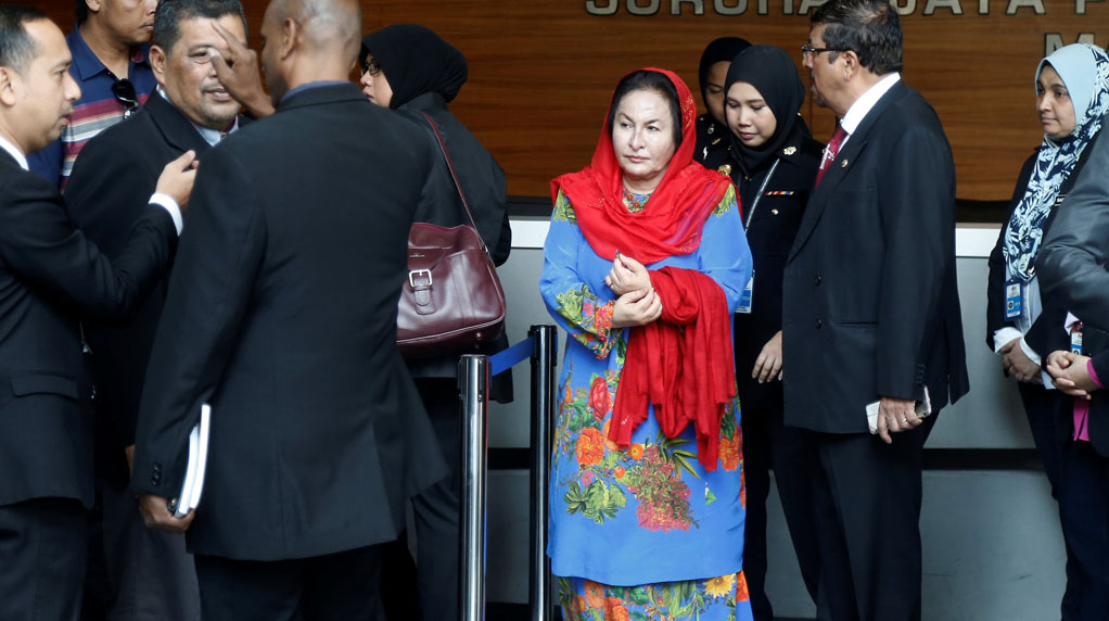 Wife of Malaysia's Najib questioned by anti-graft agency