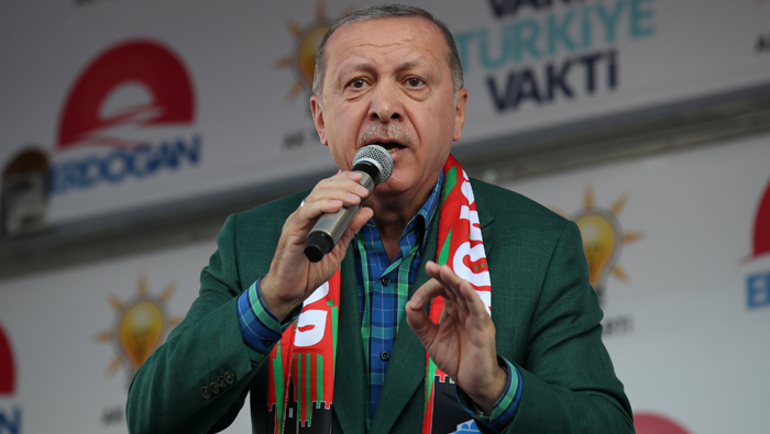 Poll shows Erdogan falling short of election majority in first round