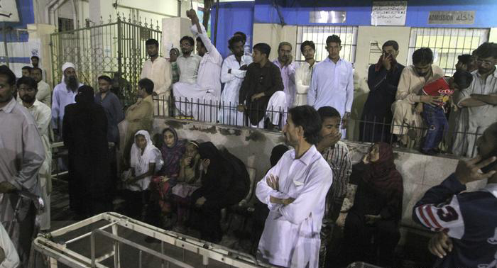 عشرات القتلى والجرحى جراء انفجارات استهدفت تجمعات انتخابية في باكستان
