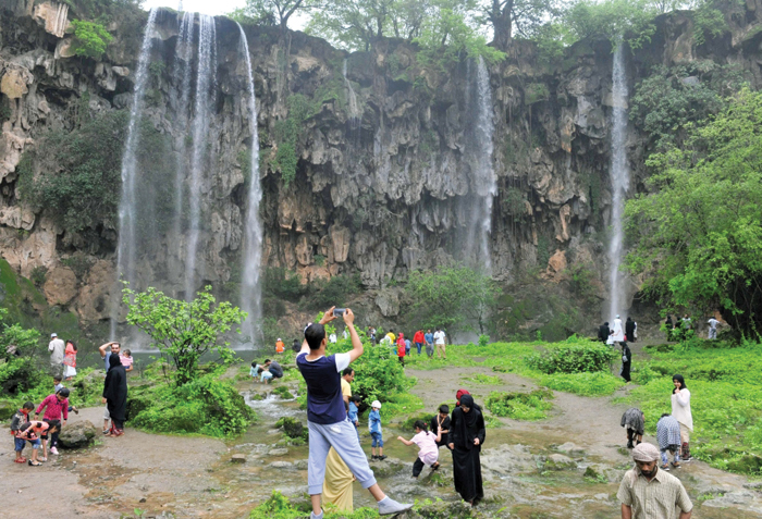 Khareef Salalah: Beautiful waterfalls, crystal clear waters