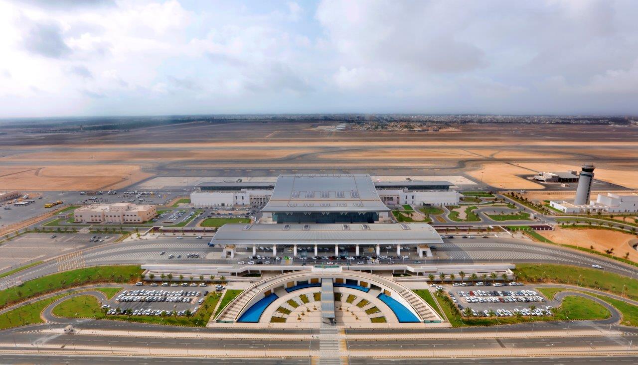 مطار صلالة يواكب موسم الخريف السياحي
