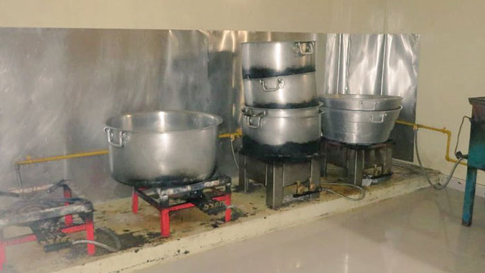 Flat used to illegally cook worker meals in Muscat raided