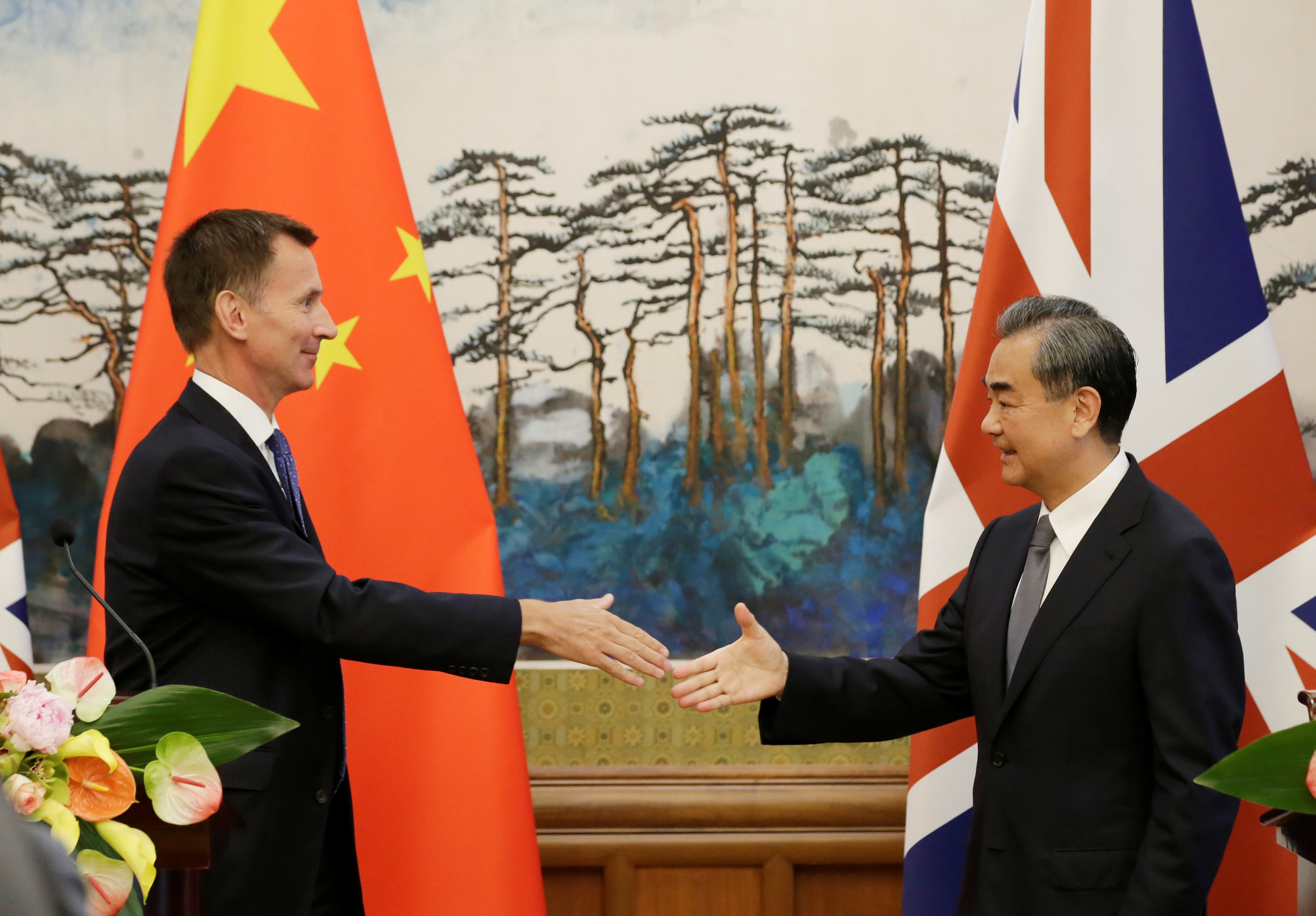 China offers Britain post-Brexit free trade talks