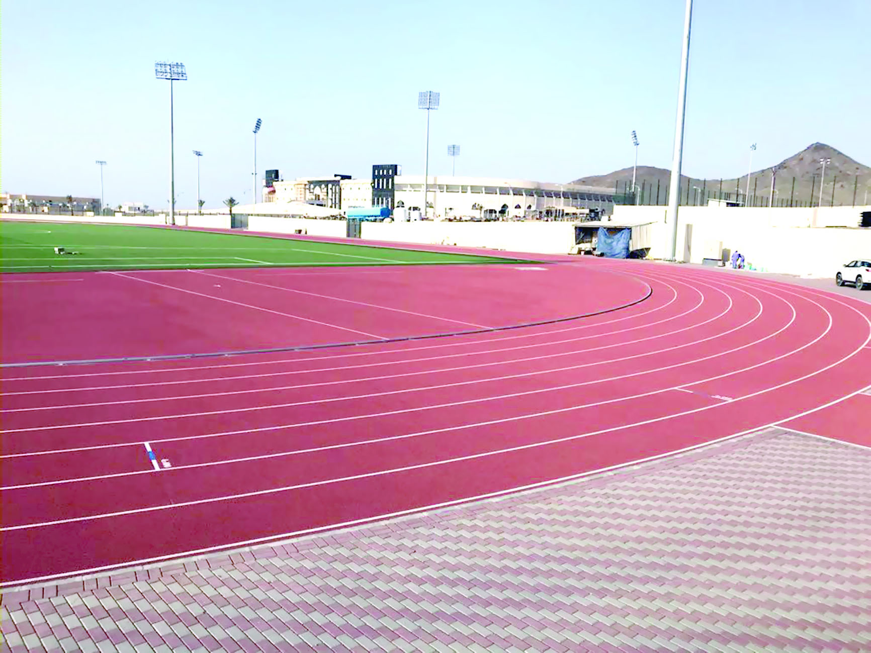 إنهاء أكثر من 90 % من مشروع المجمع الرياضي بالرستاق