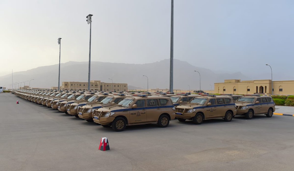 بالصور: الشرطة ترسل قوة إسناد إلى ظفار